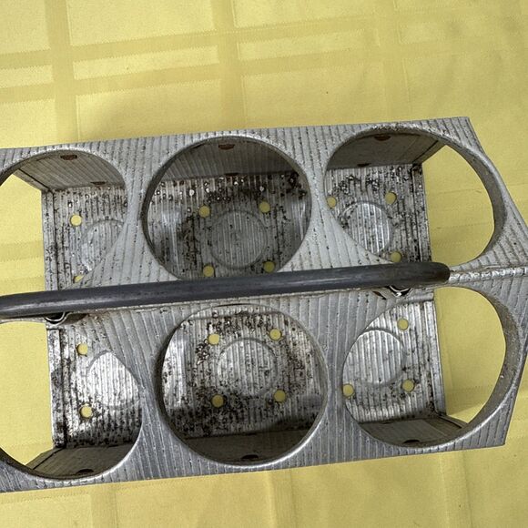 Vtg Aluminum Coca-Cola Metal 6-Pack Bottle Carrier - 1950’s - Picture 5 of 16